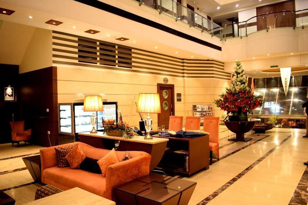 Hotel Royal Cliff Kanpur Eksteriør billede