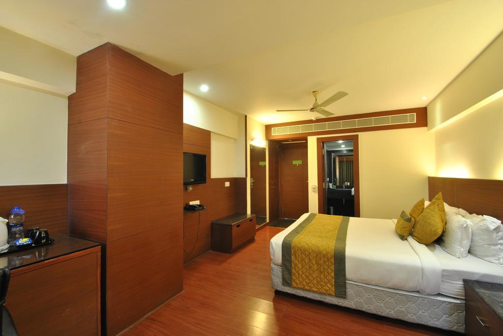 Hotel Royal Cliff Kanpur Eksteriør billede