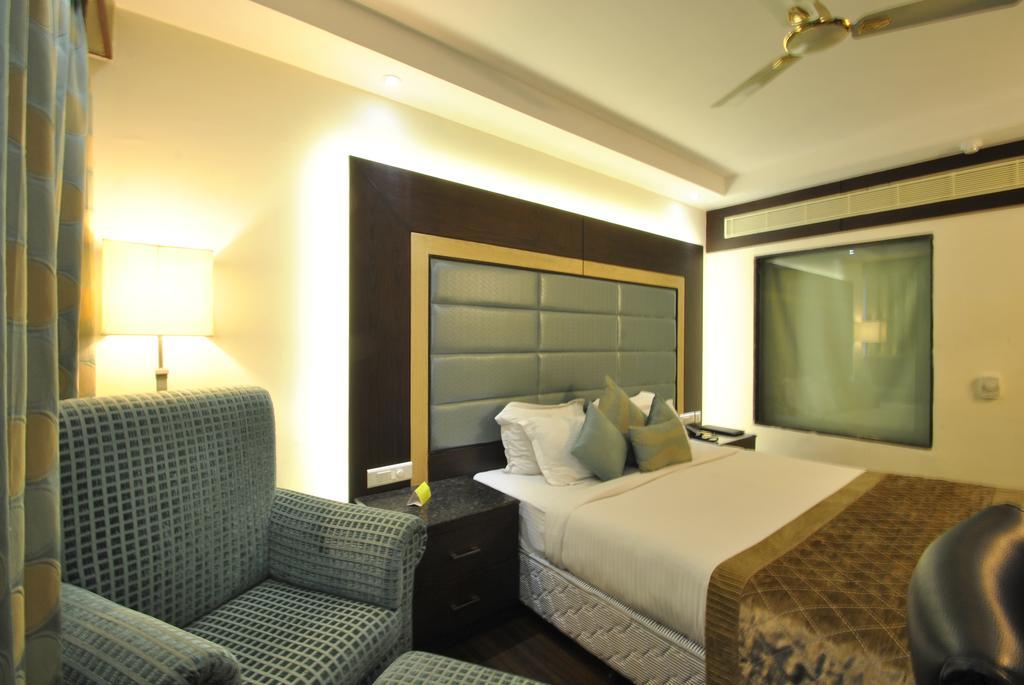 Hotel Royal Cliff Kanpur Eksteriør billede