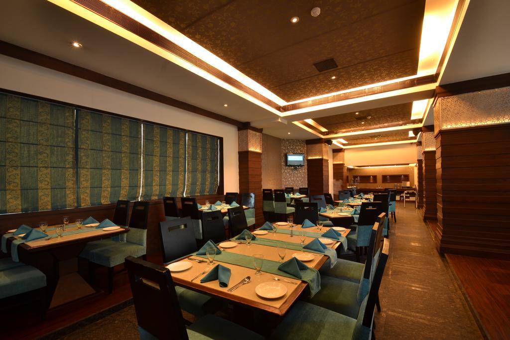 Hotel Royal Cliff Kanpur Eksteriør billede