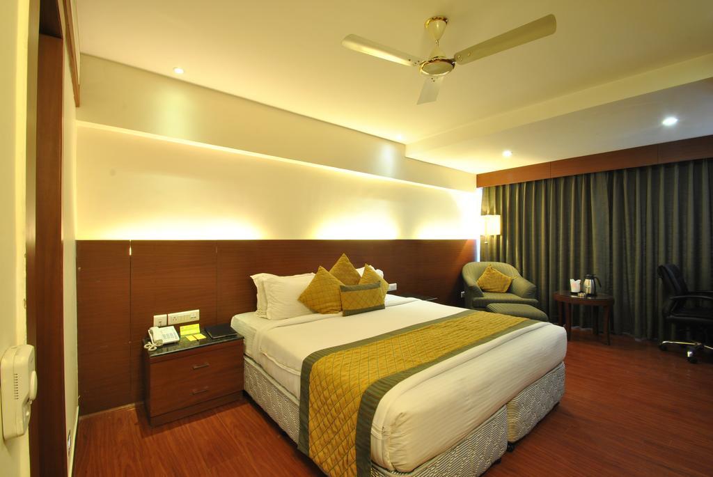 Hotel Royal Cliff Kanpur Eksteriør billede