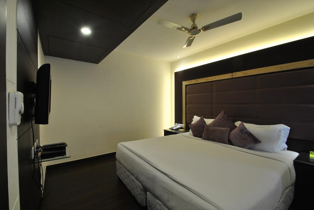 Hotel Royal Cliff Kanpur Eksteriør billede