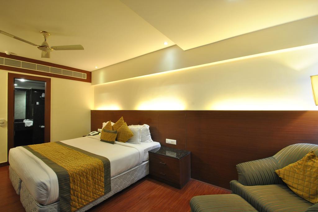 Hotel Royal Cliff Kanpur Eksteriør billede