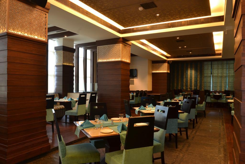 Hotel Royal Cliff Kanpur Eksteriør billede