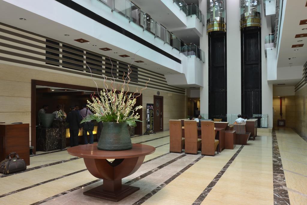 Hotel Royal Cliff Kanpur Eksteriør billede