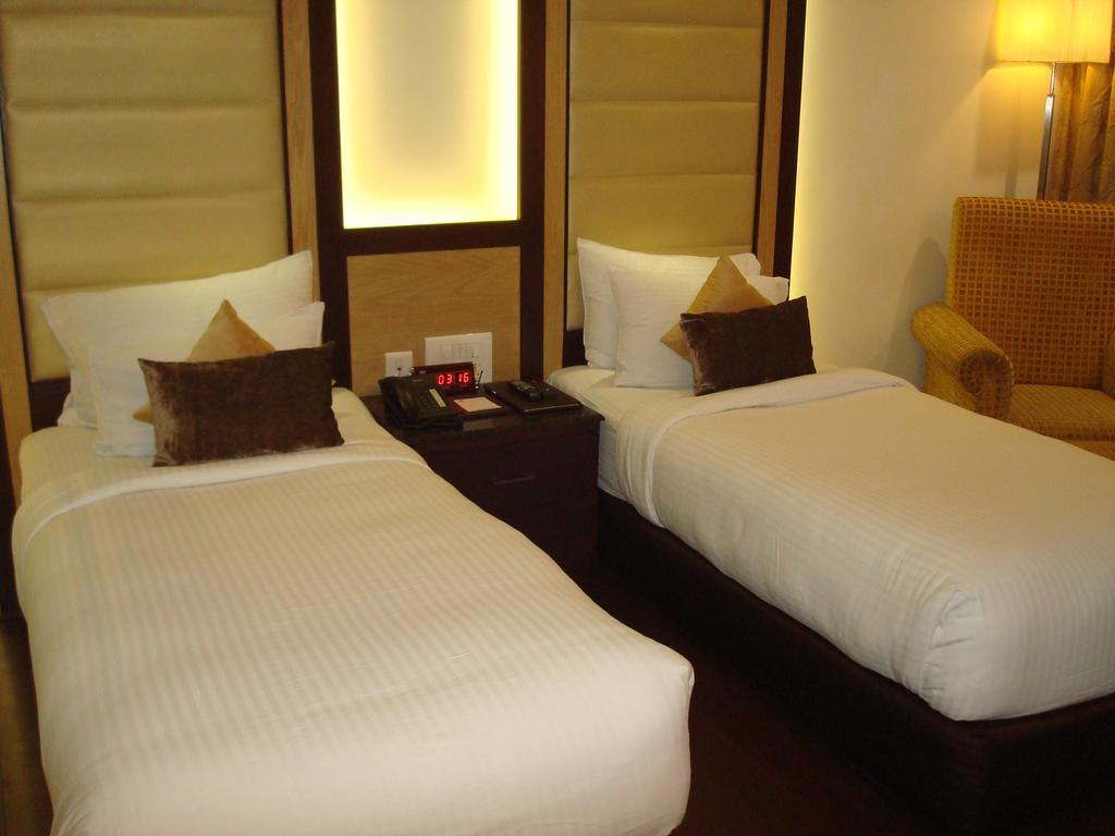 Hotel Royal Cliff Kanpur Eksteriør billede