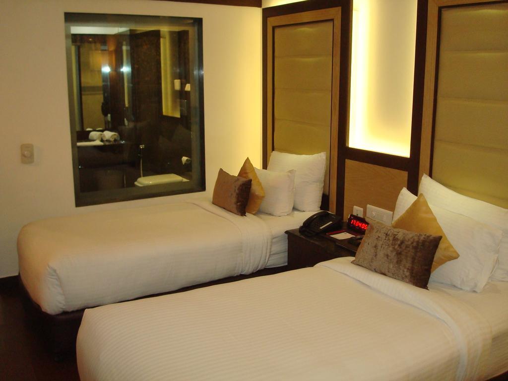 Hotel Royal Cliff Kanpur Eksteriør billede