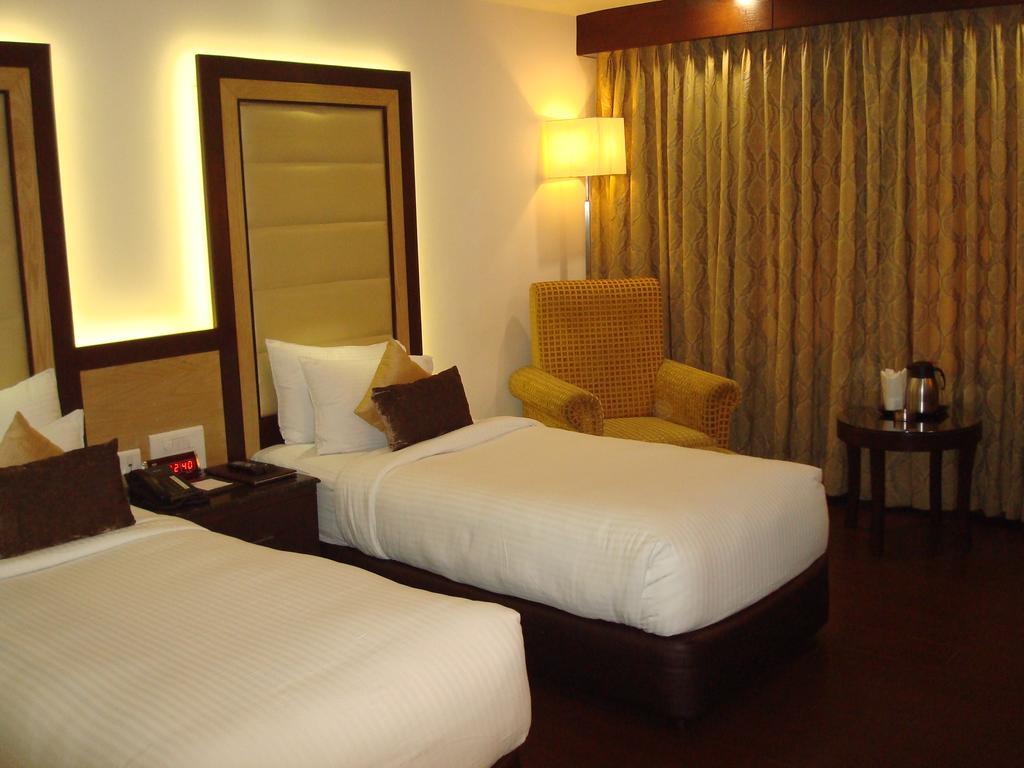 Hotel Royal Cliff Kanpur Eksteriør billede