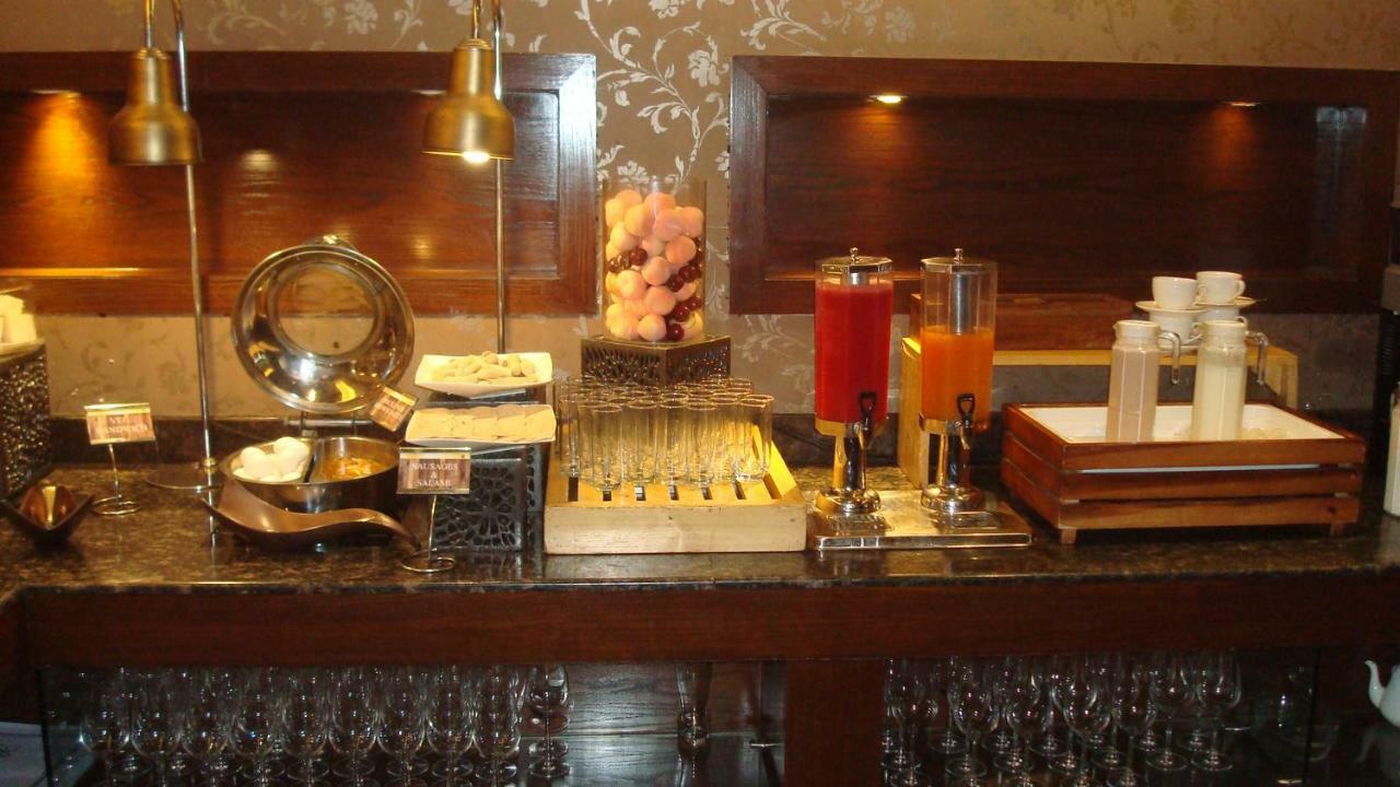 Hotel Royal Cliff Kanpur Eksteriør billede