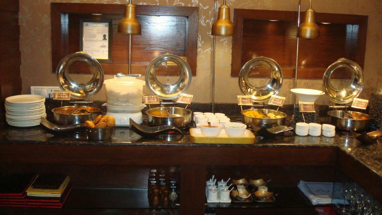 Hotel Royal Cliff Kanpur Eksteriør billede