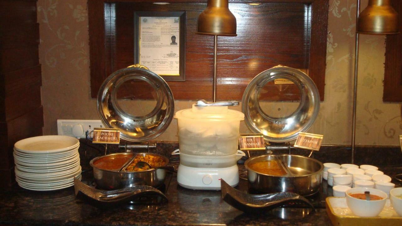 Hotel Royal Cliff Kanpur Eksteriør billede